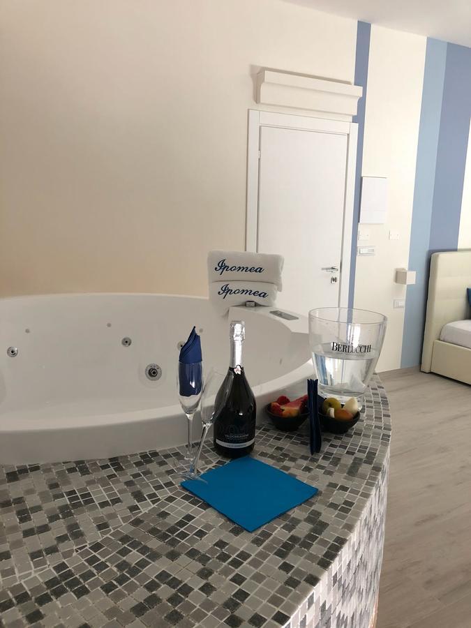 Hotel Il Veliero Торре-Сан-Джованни-Удженто Экстерьер фото